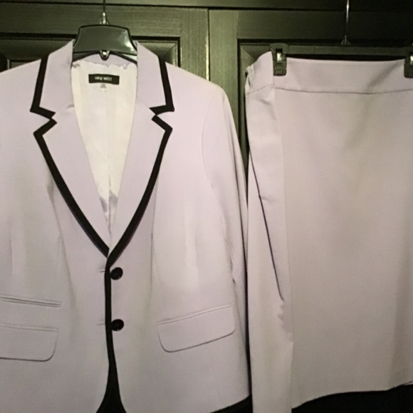 Women lined suit - Picture 3 of 3